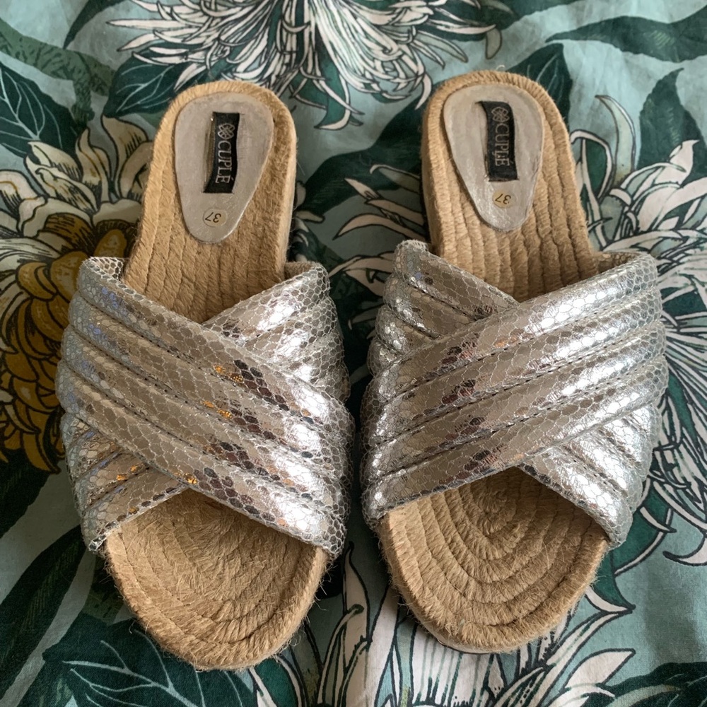 CUPLE Silver Leather Espadrille  Sleepers Sz 37